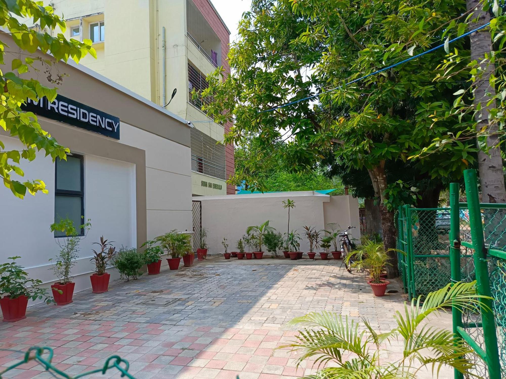 Sm Residency Hotel Bhuvanesvar Kültér fotó